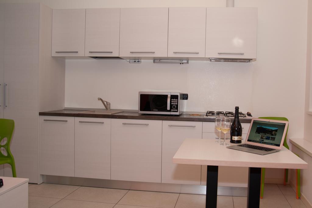 Residence Cafelicita - Promotion - Apartments Lake View - Infinity Pool - Jacuzzi Gravedona Rum bild